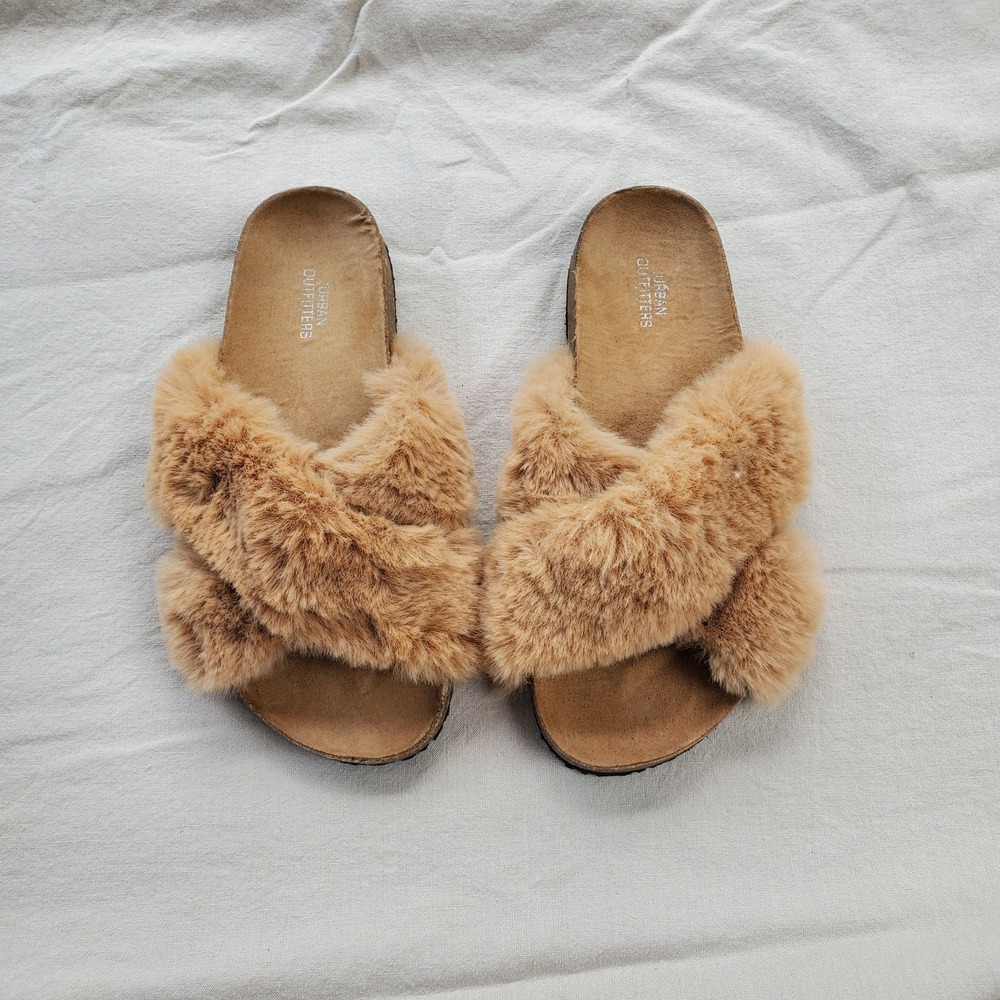 Urban Outfitters Fuzzy Furry Slip On Slide Sandals Women 7 Brown NWOB Slipper